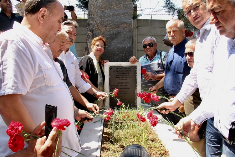 Aydın Erten ölümünün 18 yılında anıldı