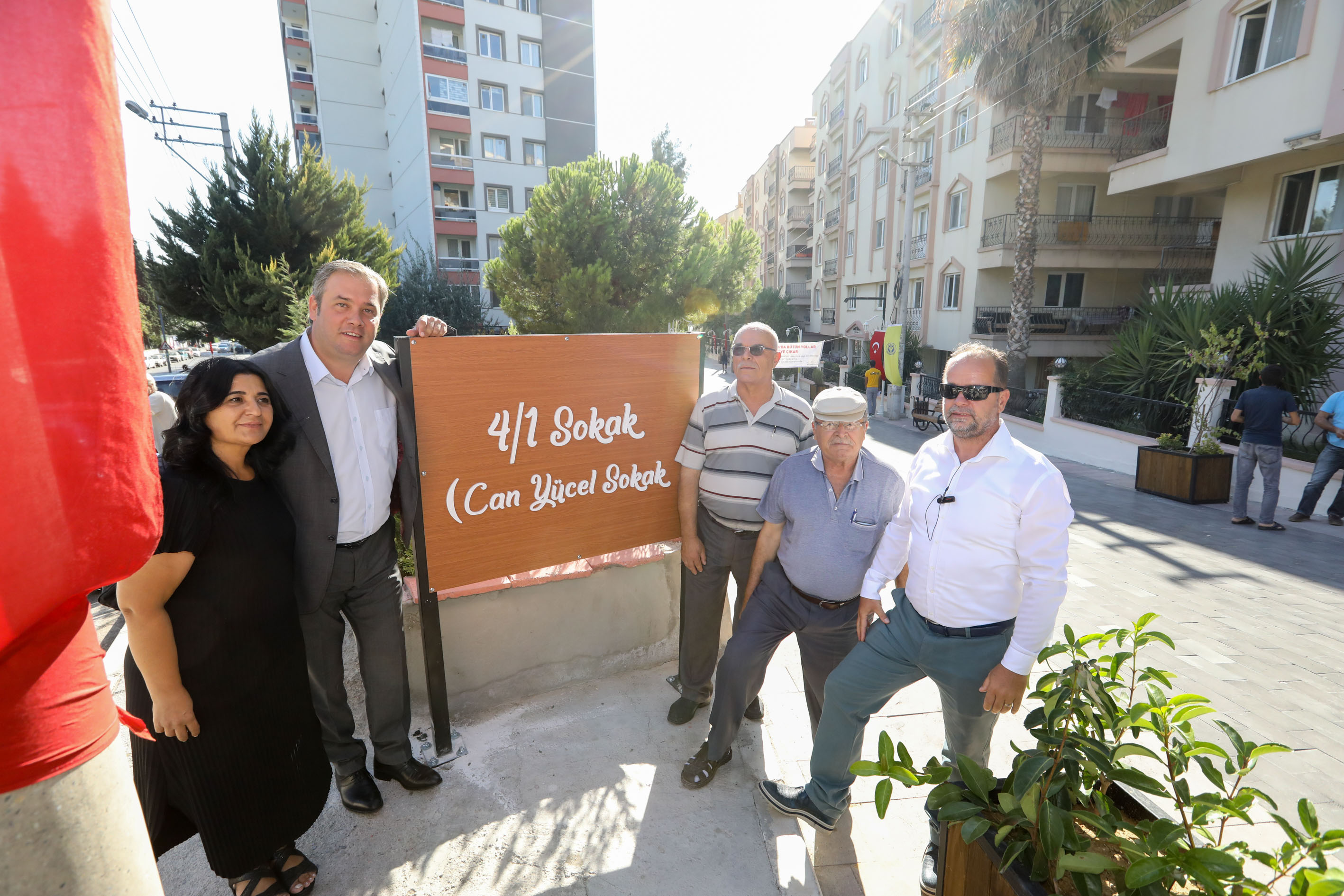 BUCA’DA YOLLAR SEVGİYE ÇIKAR