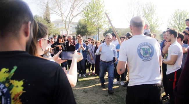 İduğ’dan capoeira dansı