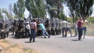 Ardahan'da İki Köyde Kavga, Bir Çok Kişi Yaralandı! Kazada 1 Kadın Öldü!