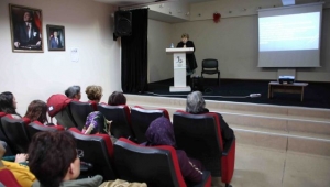 Bayraklı'da ailelere iletişim semineri