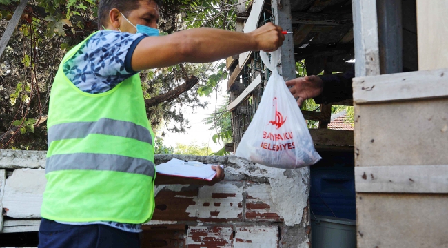 Bayraklı'da 2 bin 648 aileye gıda yardımı