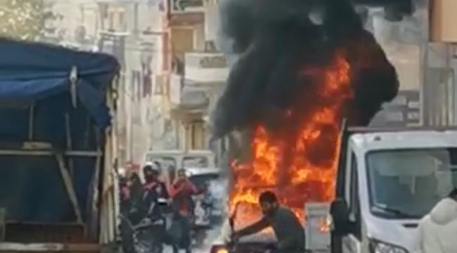 Bayraklı Osmangazi'deki Araba Yangını Mahalleyi Korkuttu