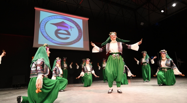 Bornova'da 2. Halk Dansları Festivali