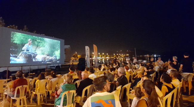 Açık havada sinema keyfi devam ediyor