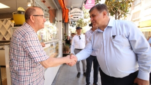 Başkan Tugay, daha sağlıklı bir kentyaşamı için Karşıyaka’yı adım adım geziyor