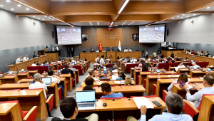 Büyükşehir Meclisi’nden Başkan Soyer’e yetki