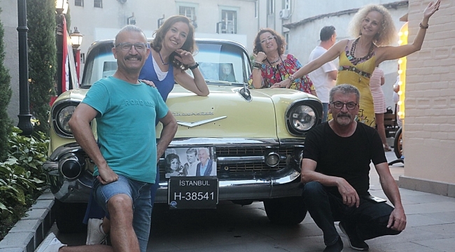 Göksel Arsoy’un 1957 model Chevrolet’si Sanathane’de sergilendi