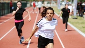 Semra Aksu Atletizm Parkı 1 yılda binlerce Karşıyakalıyı atletizm ile tanıştırdı