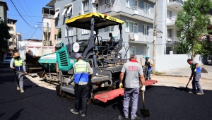 Bornova’da yollar yenileniyor