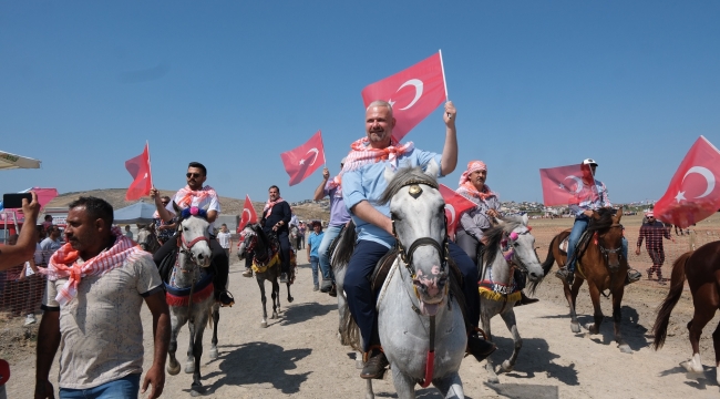 TÜRKİYE’NİN EN İYİ ATLARI MENEMEN’DE YARIŞTI