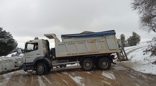 İzmir Büyükşehir Belediyesi ekipleri kar teyakkuzunda