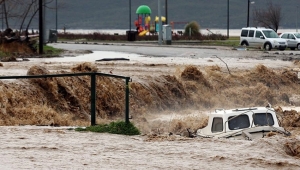 Çanakkale'de sağanak nedeniyle Kepez Çayı taştı