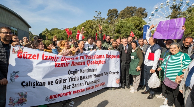 İzmir’de seyyar tezgahlar çiçek açıyor