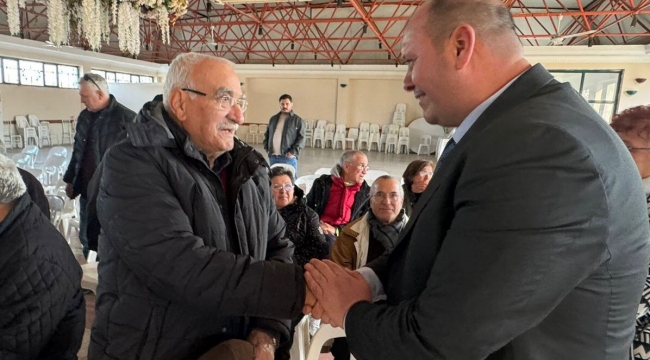 Menderes Adayı Çiçek Demokrasi Şehitlerini Unutmadı