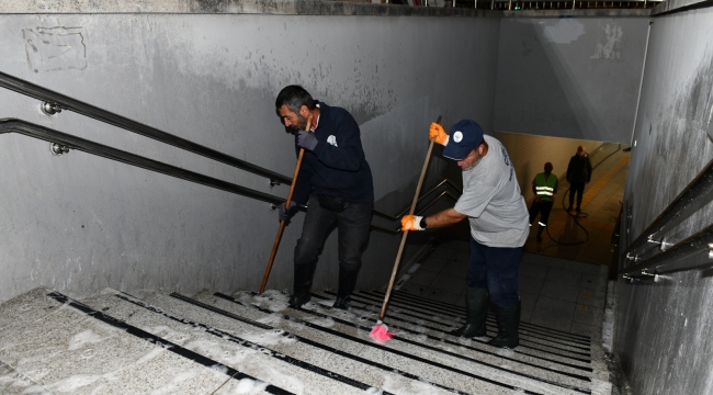 Çiğli’de Temizlik Seferberliği Sürüyor