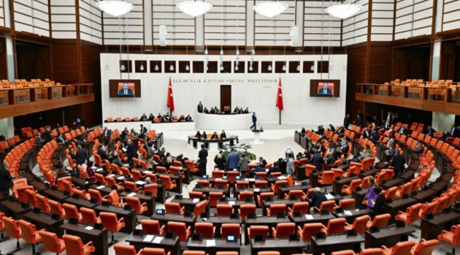 Yeni anayasa mesaisi sürüyor: Kurtulmuş 3 parti yönetimiyle görüşecek