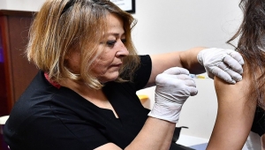 İzmir Büyükşehir Belediyesi HPV aşısı uygulamasını başlattı