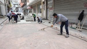  Bayraklı'da yol yenileme ve üst geçit çalışmaları sürüyor