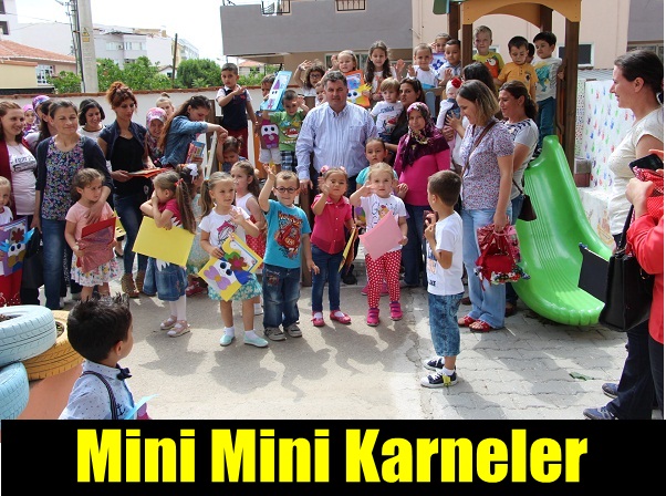  MİNİKLERİN İLK KARNE HEYECANI