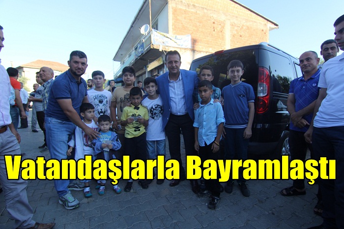 Vatandaşlarla Bayramlaştı