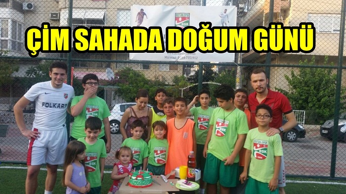 ÇİM SAHADA DOĞUM GÜNÜ