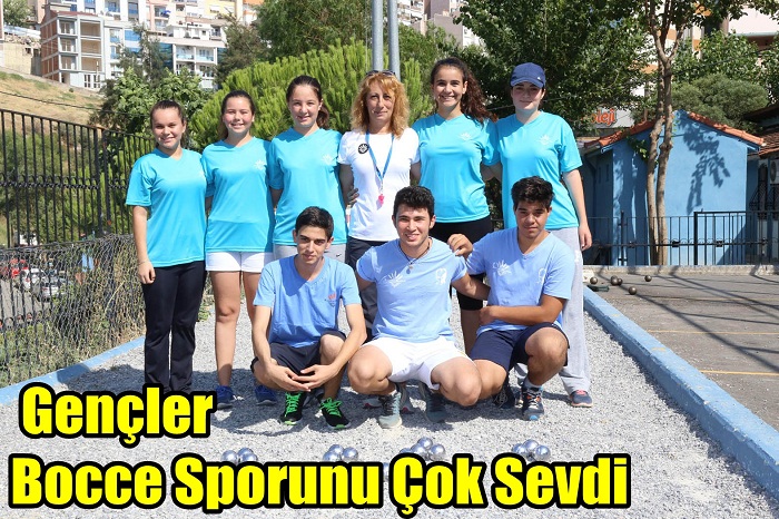 Karabağlarlı gençler Bocce sporunu çok sevdi